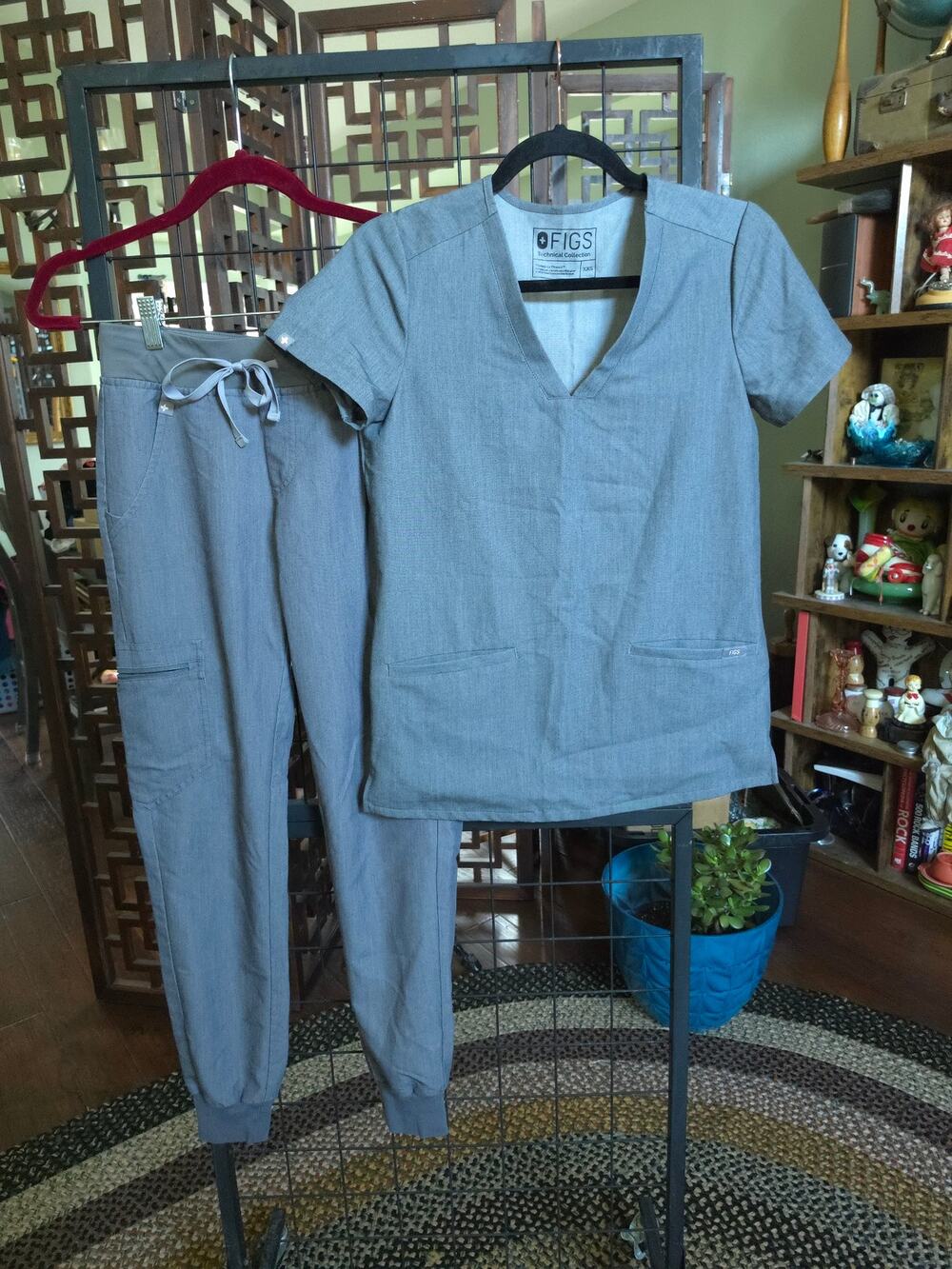 FIGS Scrubs in Heather Denim - Catarina 3-Pocket Top and Zamora Jogger Pants XXS